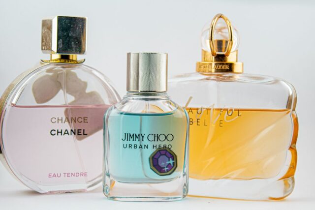 Parfum de zi sau parfum de seară: cum alegi în funcție de ocazie